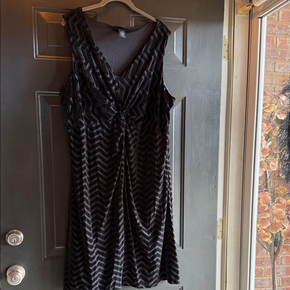 Lane Bryant Black Chevron Midi Dress